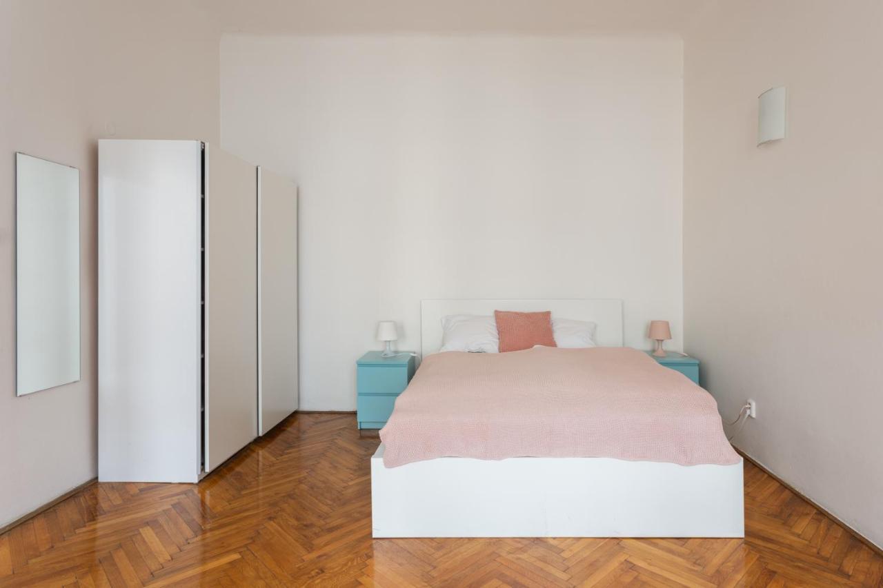 Welcoming Flat In Vinohrady By Prague Days Apartamento Exterior foto